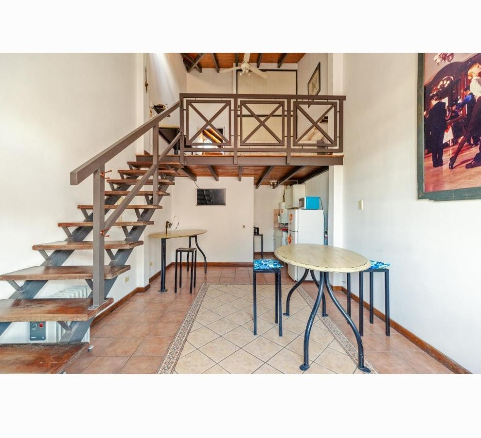 Portal De Leonidas Mendoza Buitenkant foto